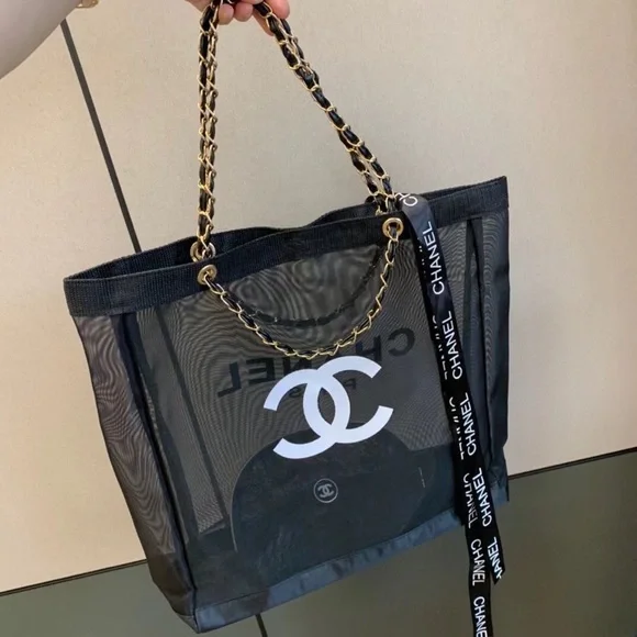 Compliment Chanel BEAUTE Tote with Cosmetic Pouch - Picture 3 of 3